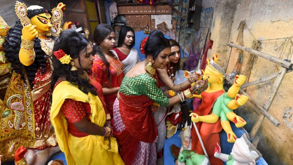 durgapuja transgender 2 15.10