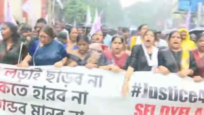 SFI and DYFI Protest Against Police Summons Over RG Kar Hospital Incident