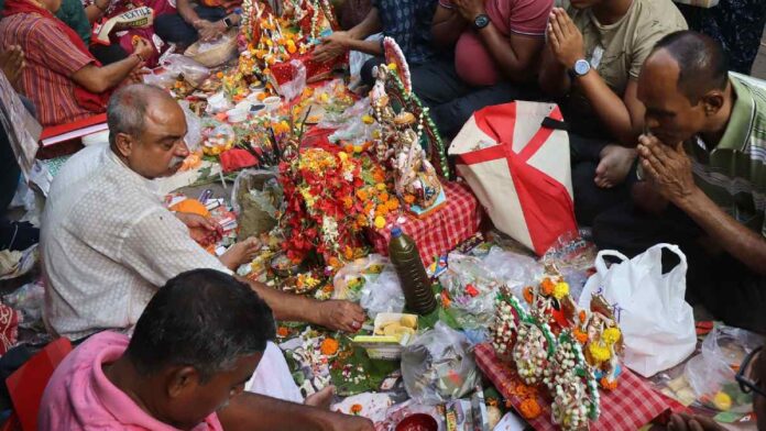 লক্ষ্মী-গণেশ পুজো