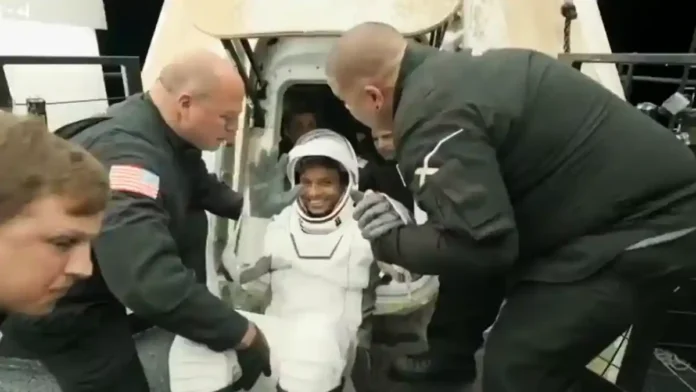 subhangshu shukla returns to earth