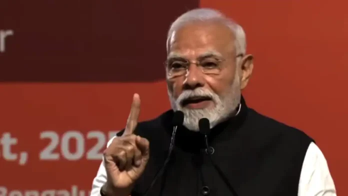 Modi Praises RSS Gandhi