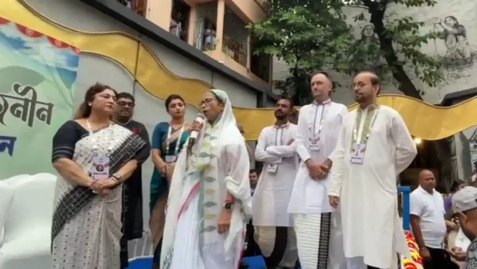 Mamata Banerjee Durga Puja 2025